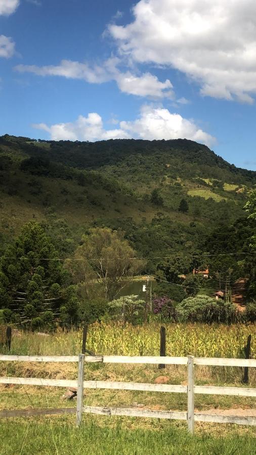 Pousada Pedra Da Mata Chales Na Montanha Munhoz Экстерьер фото